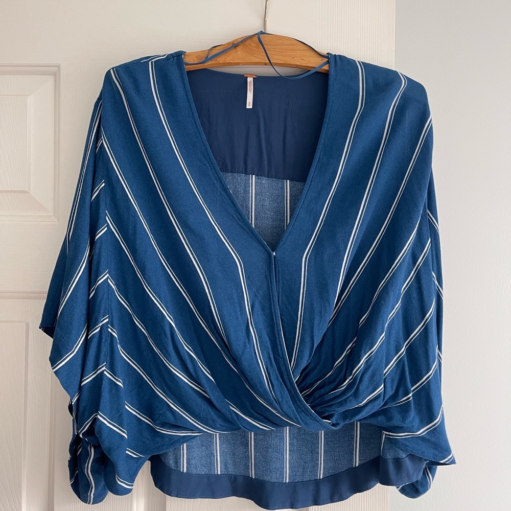 Free people flowy top blue size Medium